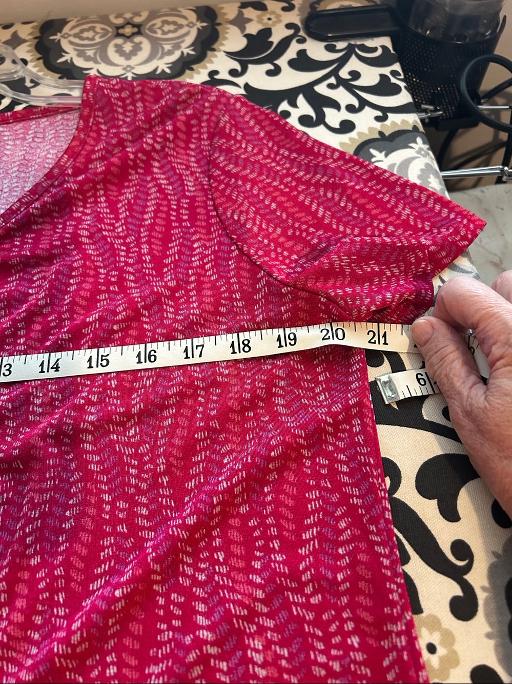 Jaclyn Smith Red V-Neck Short Sleeve Tee with Subtle Pattern - Picture 5 of 6